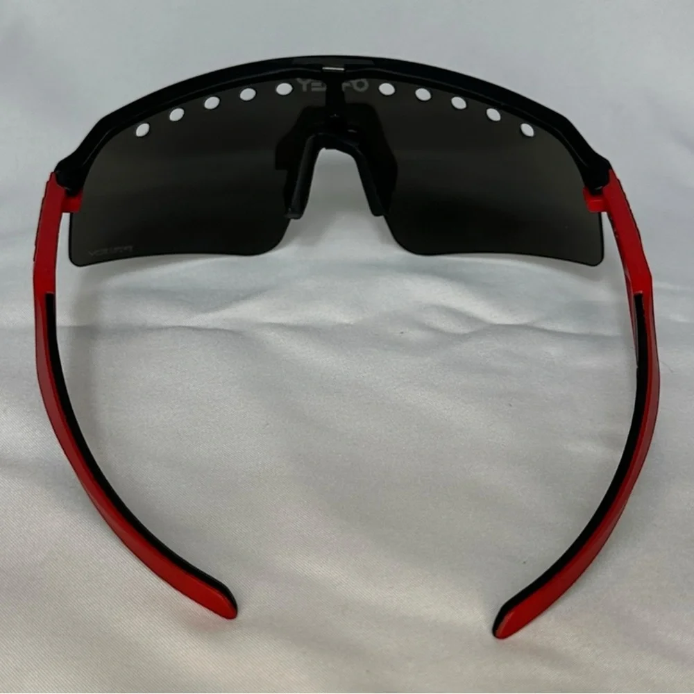 Oakley Sutro Lite Sweep Vented Black/Silver Prizm Lens Red Black Frame
